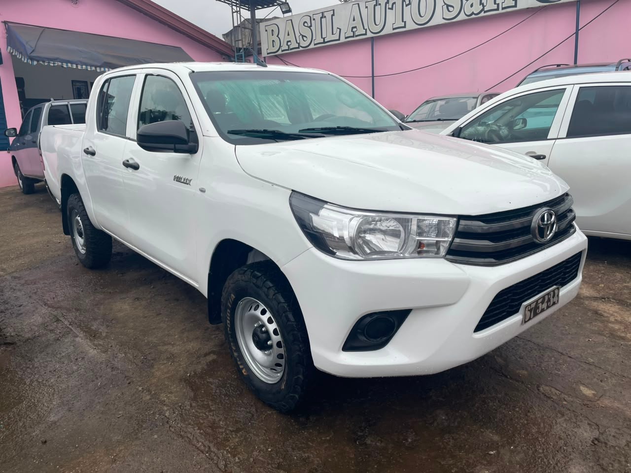 TOYOTA HILUX - Image 9