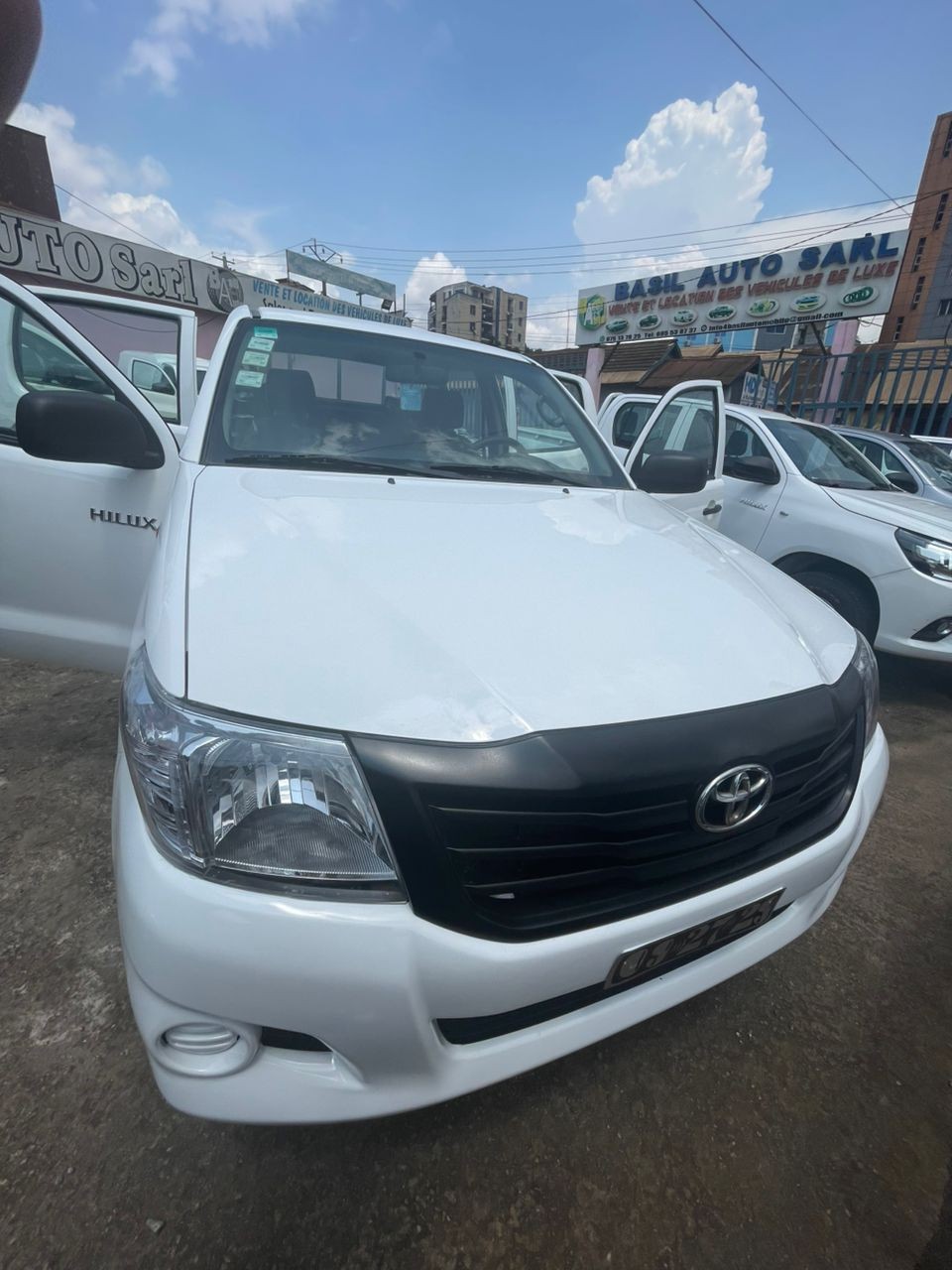 TOYOTA HILUX - Image 4