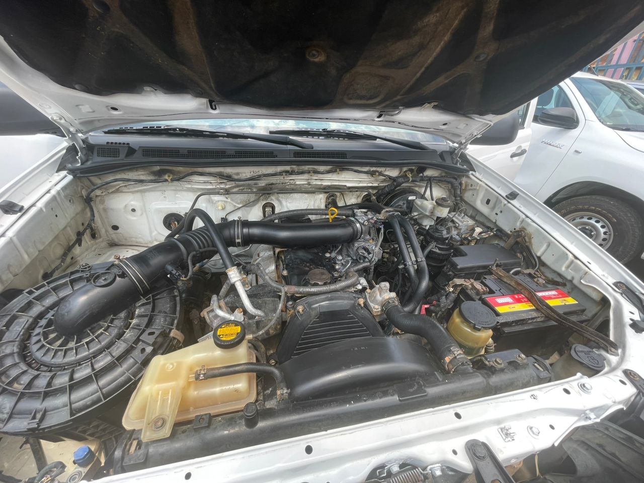 TOYOTA HILUX - Image 7