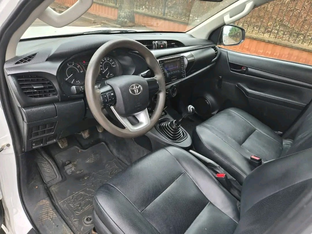 Hilux Pickup - Image 5