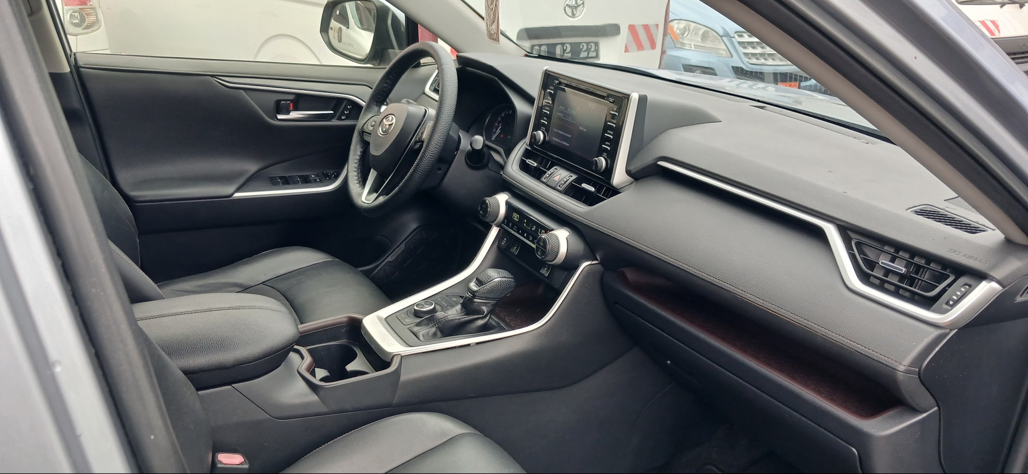 Toyota Rav 4 - Image 6