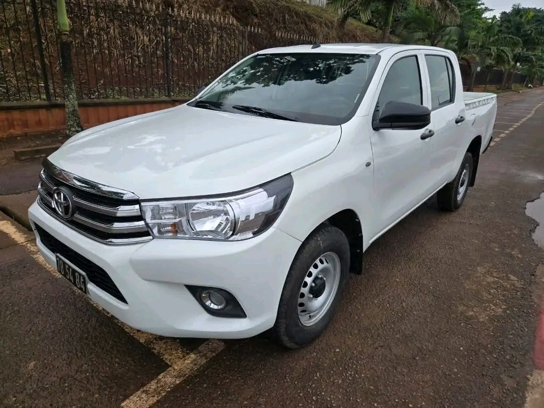 Hilux Pickup - Image 2